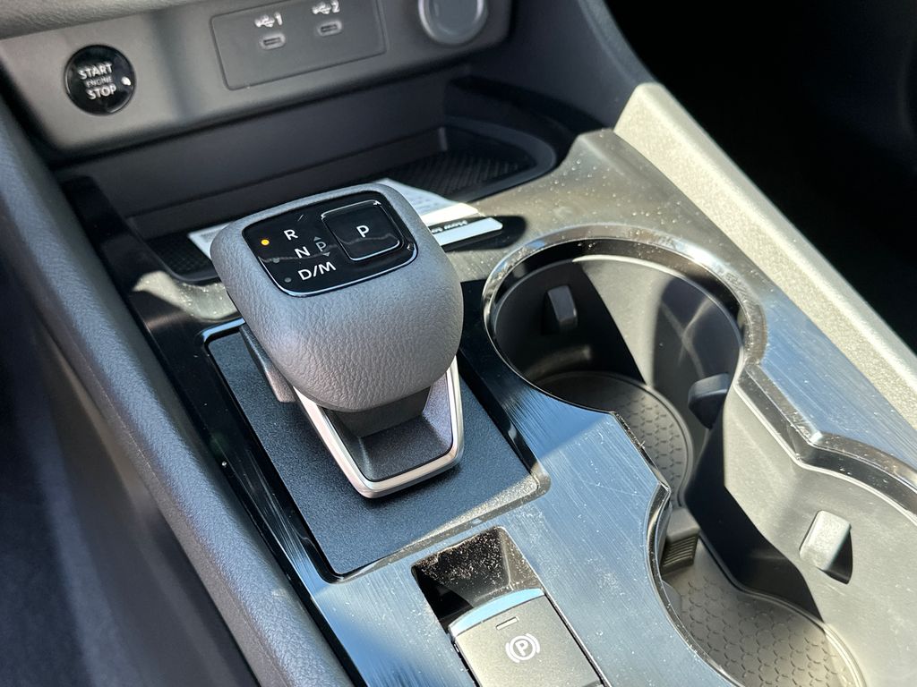 2026 Nissan Rogue SV photo 17