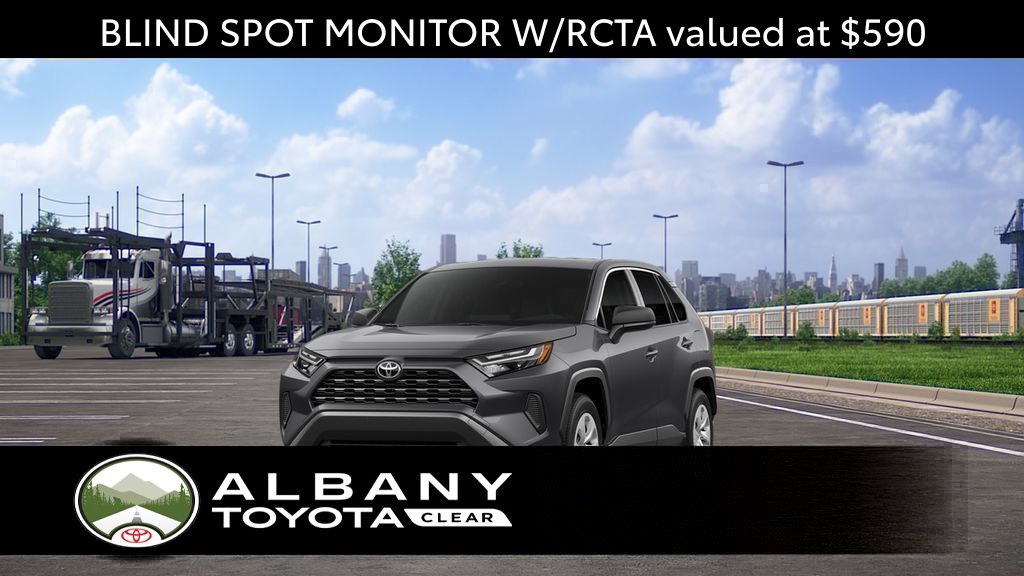 2025 Toyota RAV4 LE's photo