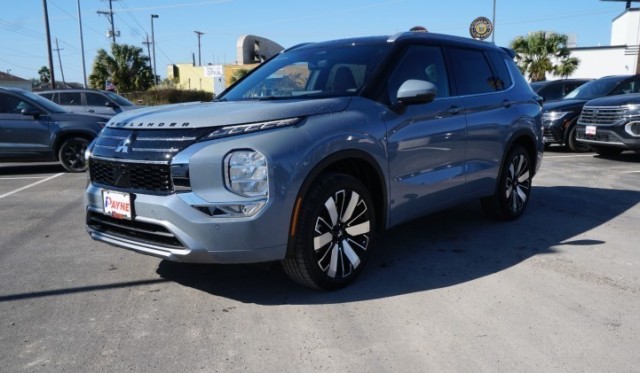 2025 Mitsubishi Outlander SEL's photo