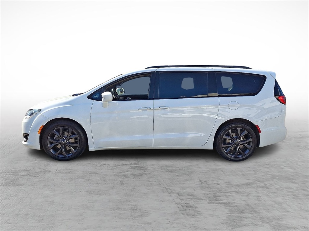 2018 Chrysler Pacifica Touring Plus photo 6