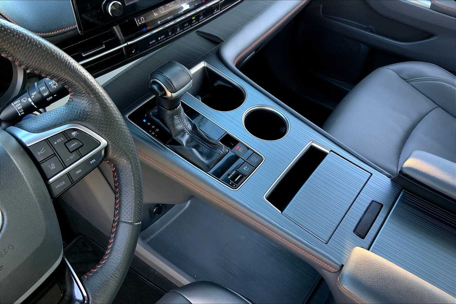 2021 Toyota Sienna XSE photo 15