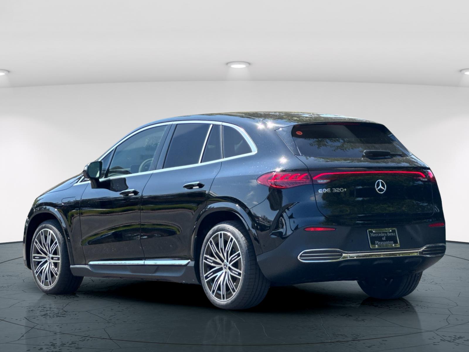 2026 Mercedes Benz EQE SUV photo 4