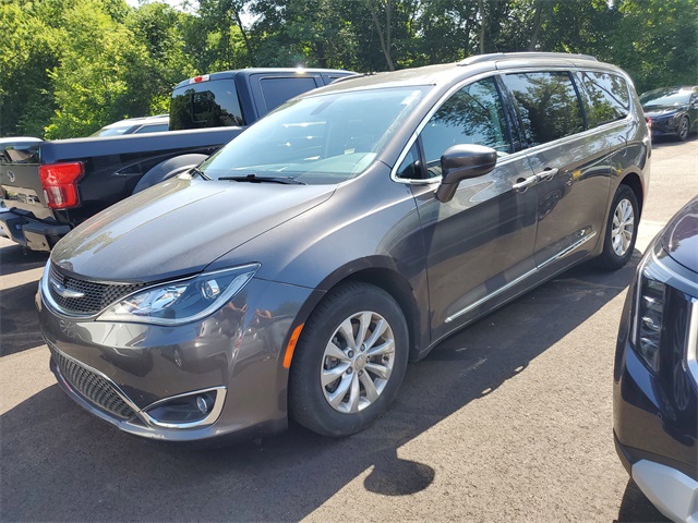 Used 2017 Chrysler Pacifica Touring-L with VIN 2C4RC1BG6HR691678 for sale in Battle Creek, MI