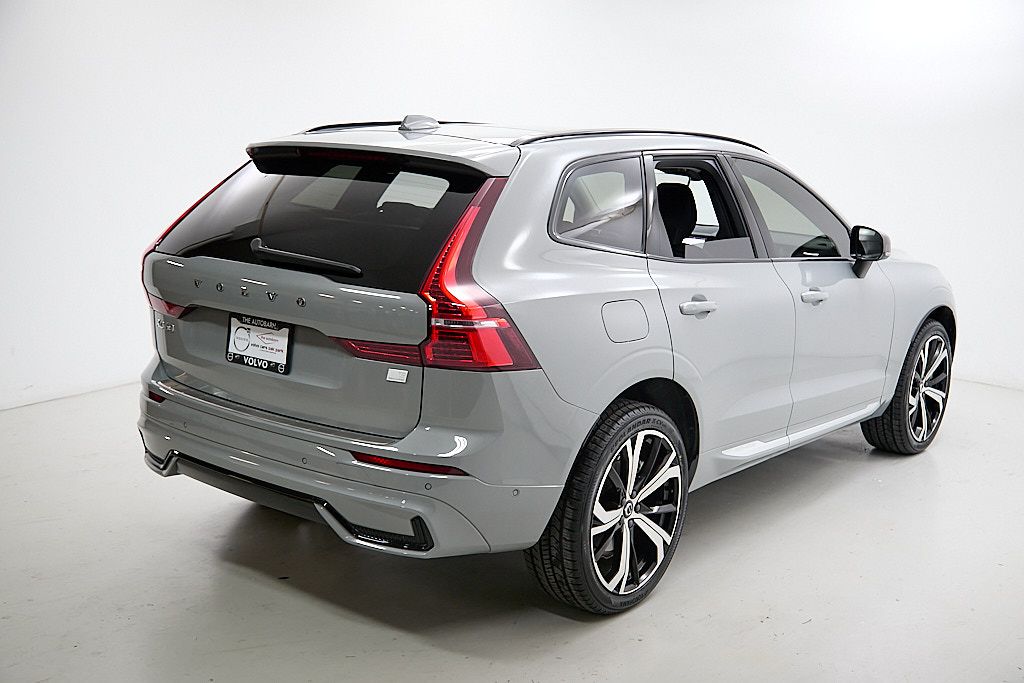 2024 VOLVO XC60 - Image 8