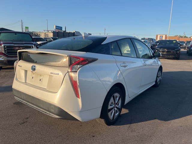 2016 Toyota Prius Four photo 5