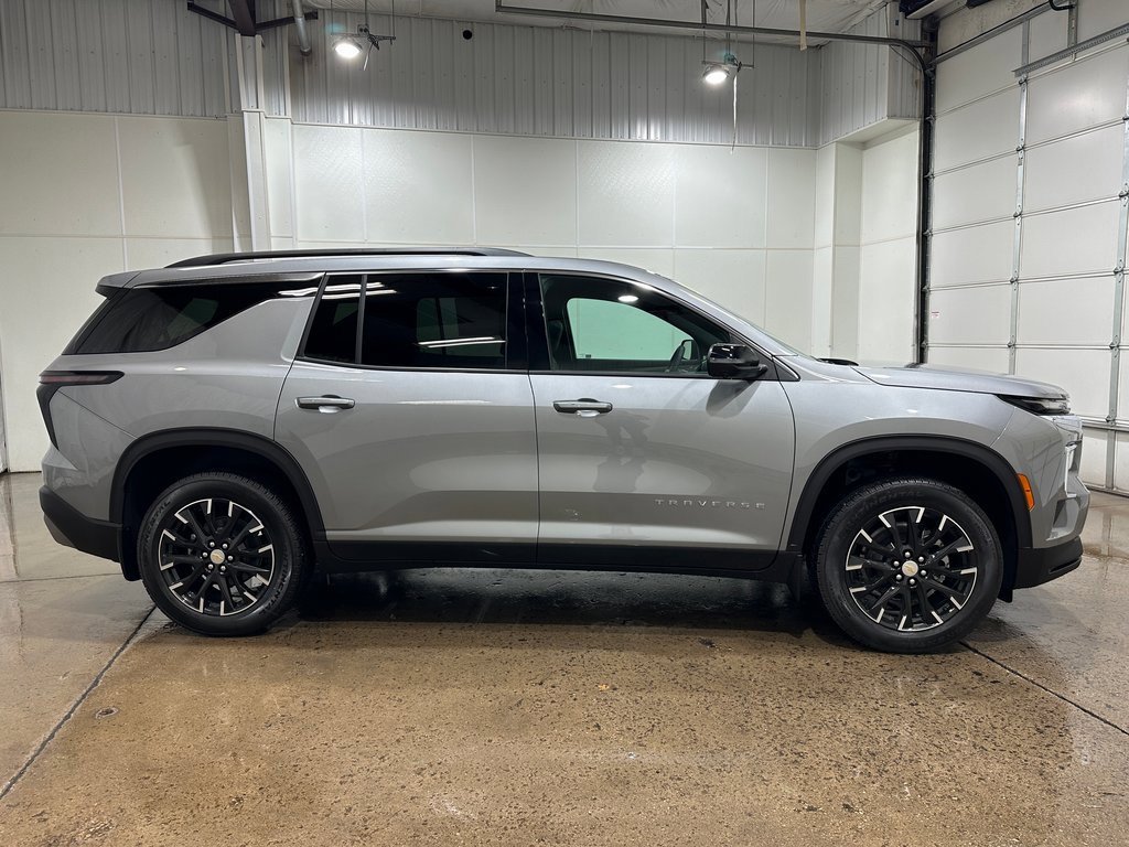 2026 Chevrolet Traverse 1LT photo 3