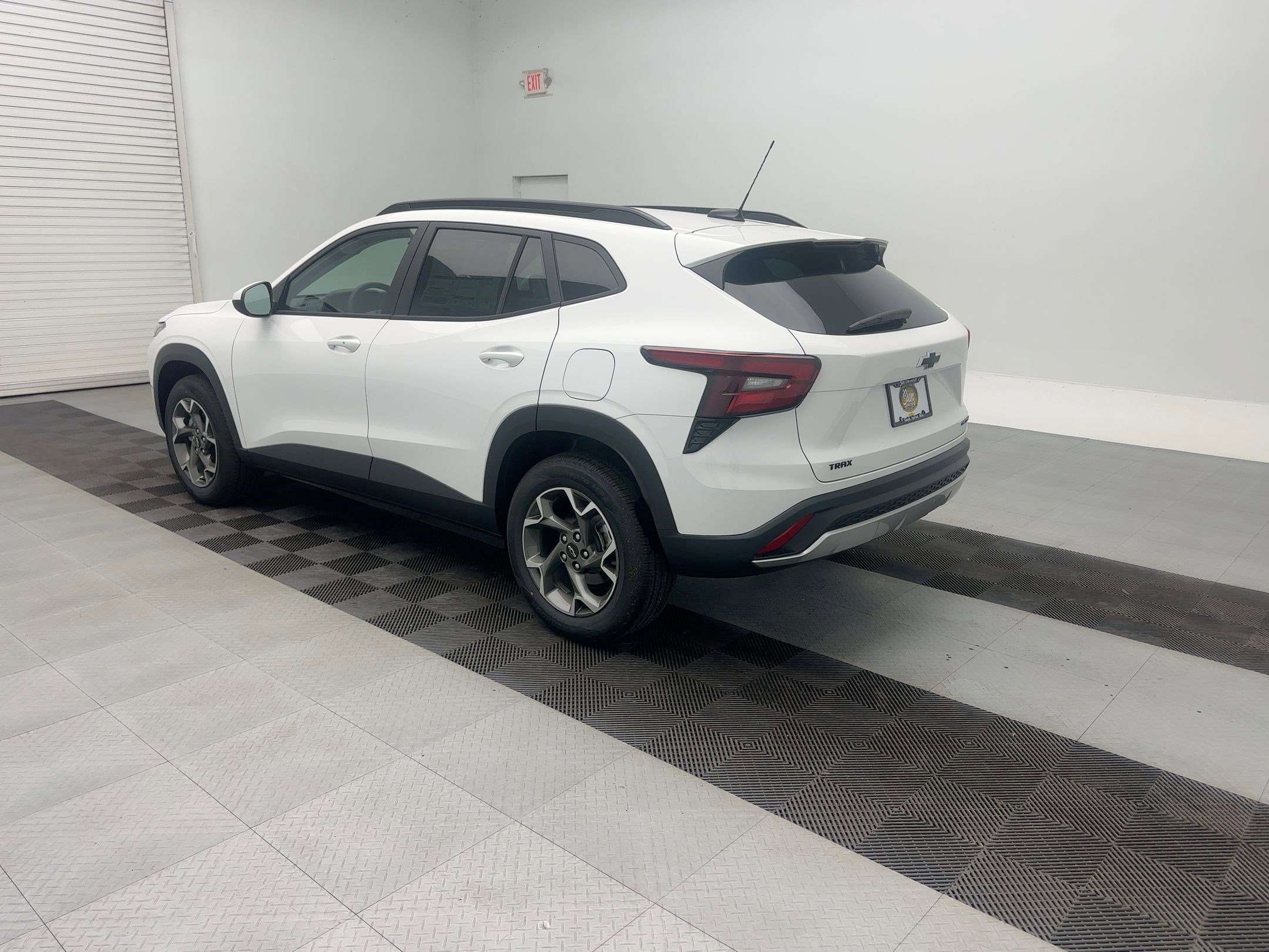 2026 Chevrolet Trax LT photo 2