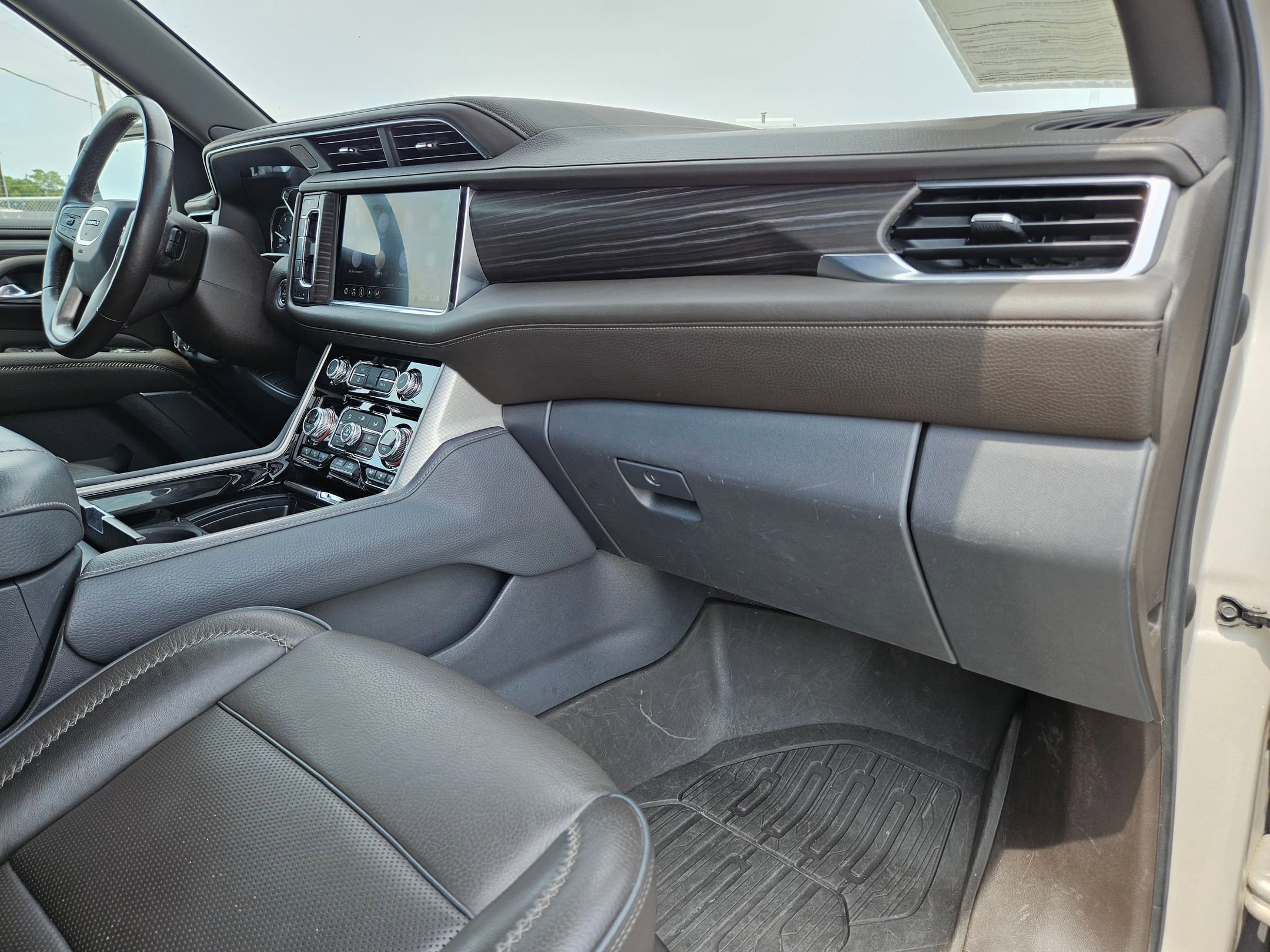2021 Gmc Yukon XL Denali photo 27