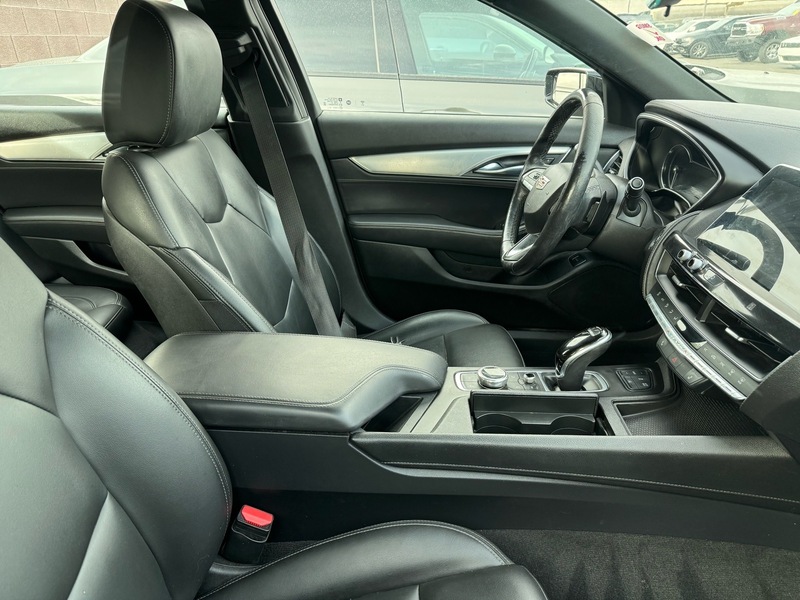 2021 Cadillac CT5 Luxury photo 2