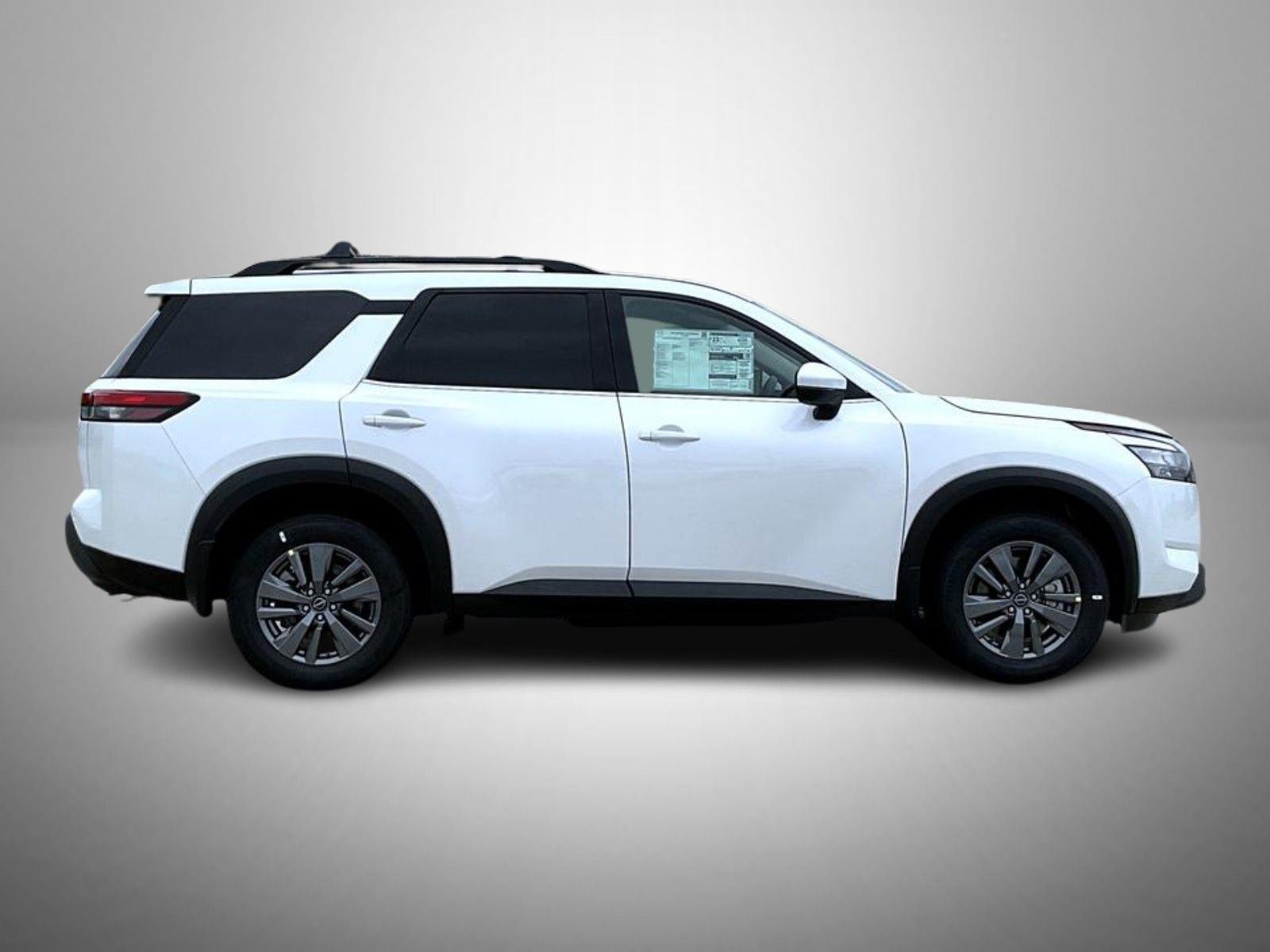 2025 Nissan Pathfinder SV photo 4