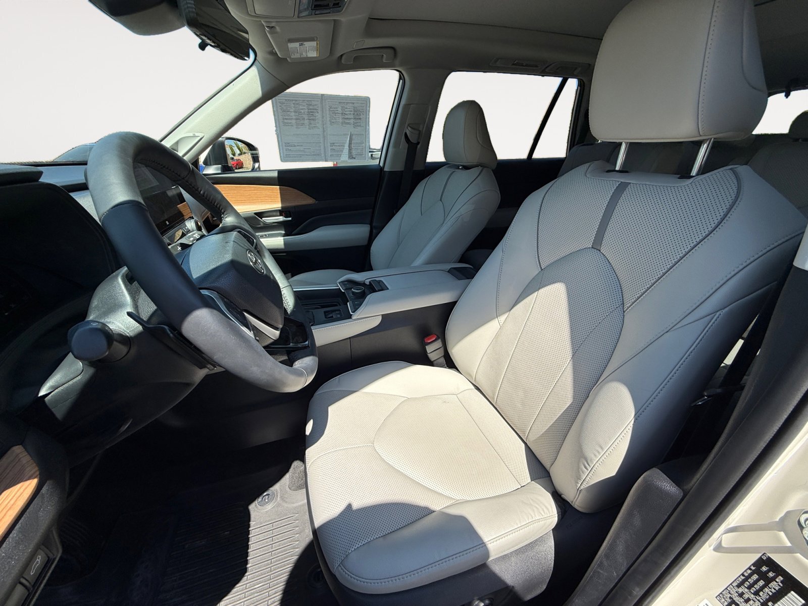 2024 Toyota Grand Highlander Platinum photo 10
