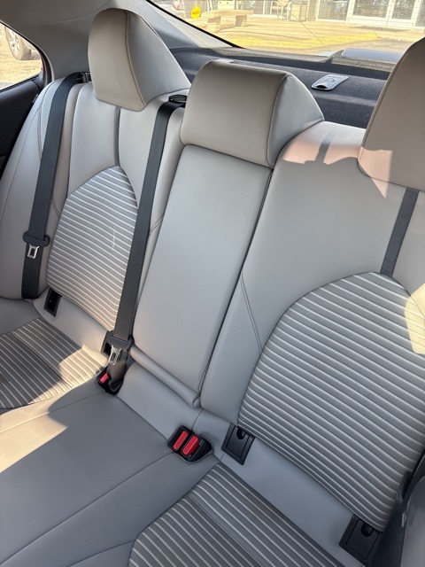 2023 Toyota Camry SE photo 4