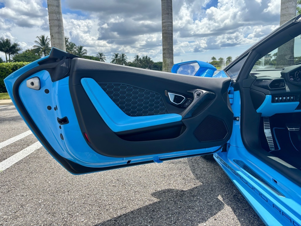 2018 Lamborghini Huracan Spyder photo 18