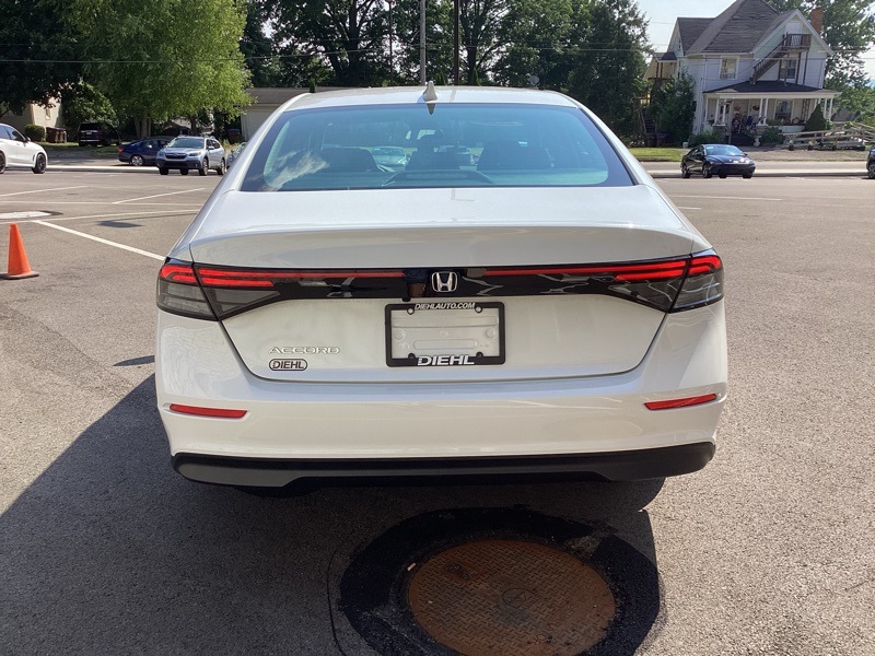 2023 Honda Accord LX photo 5