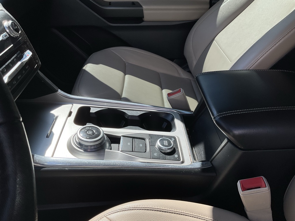 2020 Ford Explorer XLT photo 12