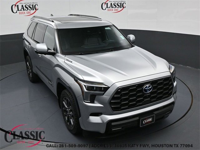 2023 Toyota Sequoia Platinum's photo