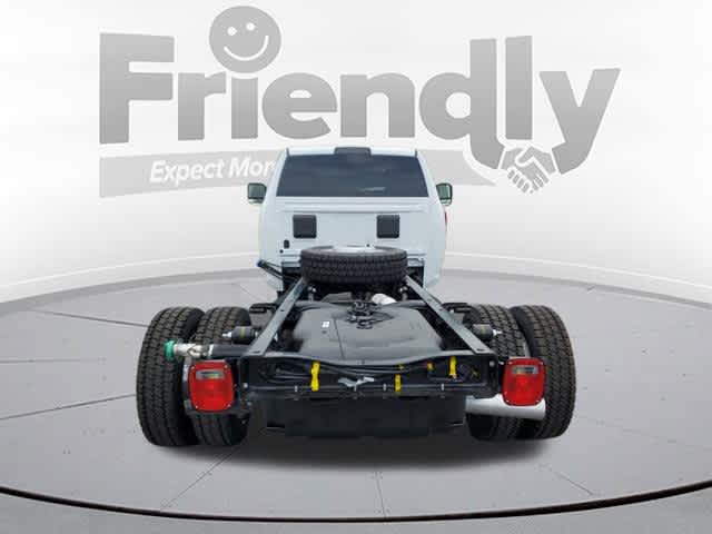 2025 Ram 5500 Tradesman photo 3