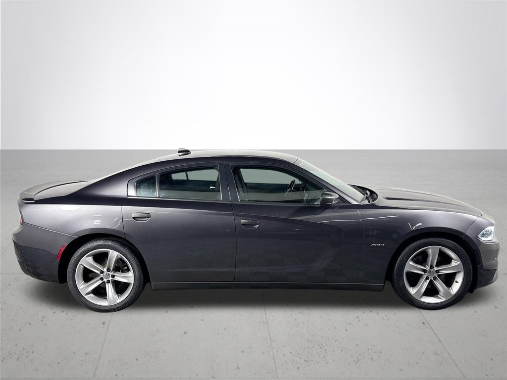 2016 Dodge Charger R/T photo 4