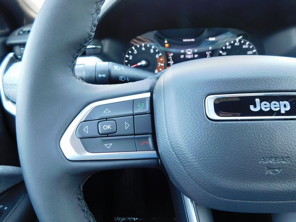 2025 Jeep Compass Latitude photo 6