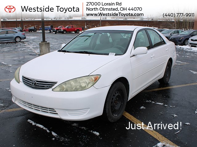 2005 Toyota Camry LE's photo