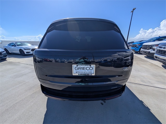 Used 2023 Santorini Black Land Rover SE image 12