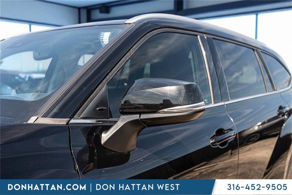 2022 Toyota Highlander XLE photo 30