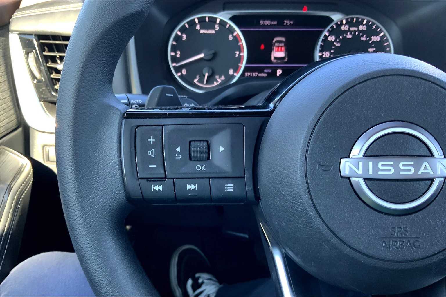 2023 Nissan Rogue SV photo 20