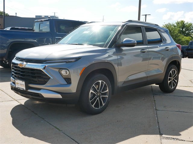 2026 Chevrolet Trailblazer LT photo 2