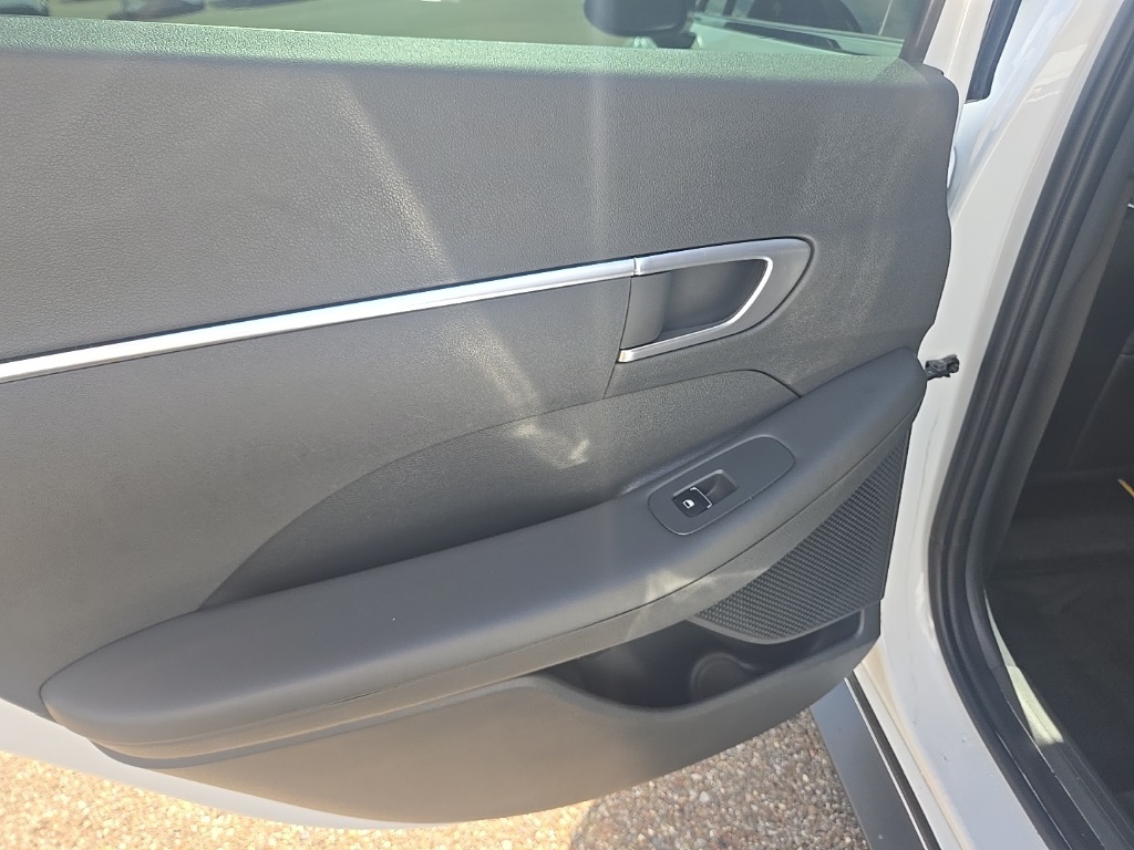 2020 Hyundai Sonata SE photo 23