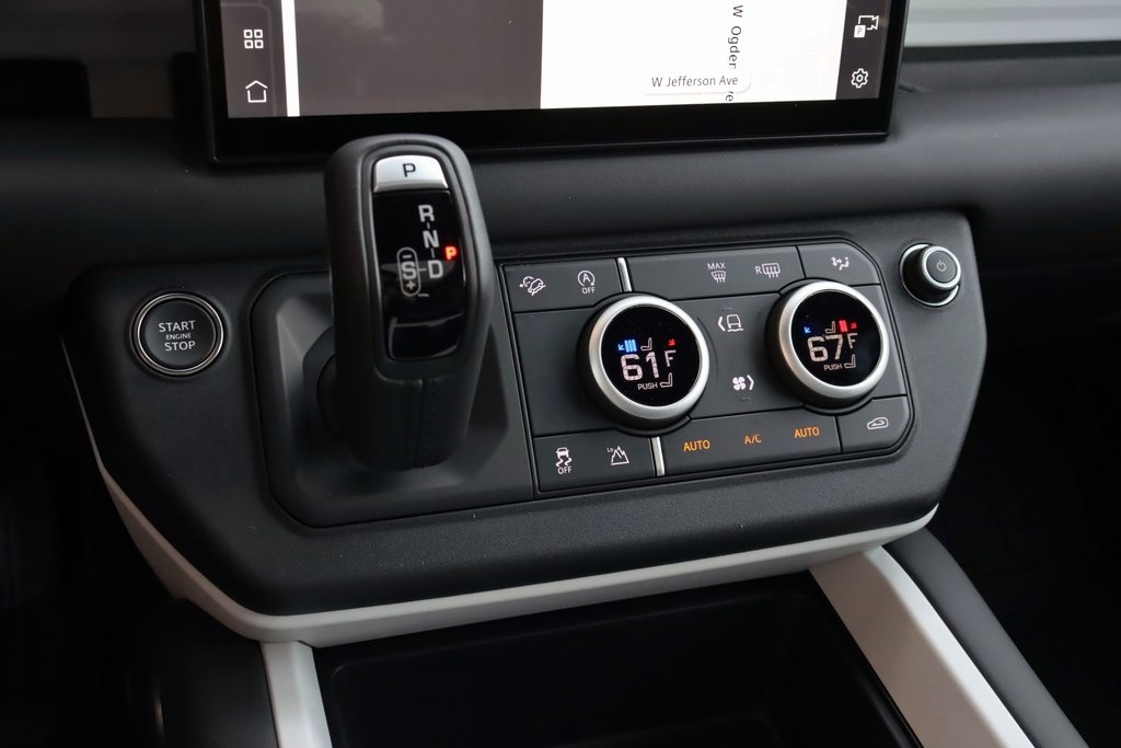 2025 Land Rover Defender 110 X-Dynamic SE photo 24