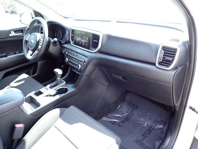 2022 Kia Sportage LX photo 12