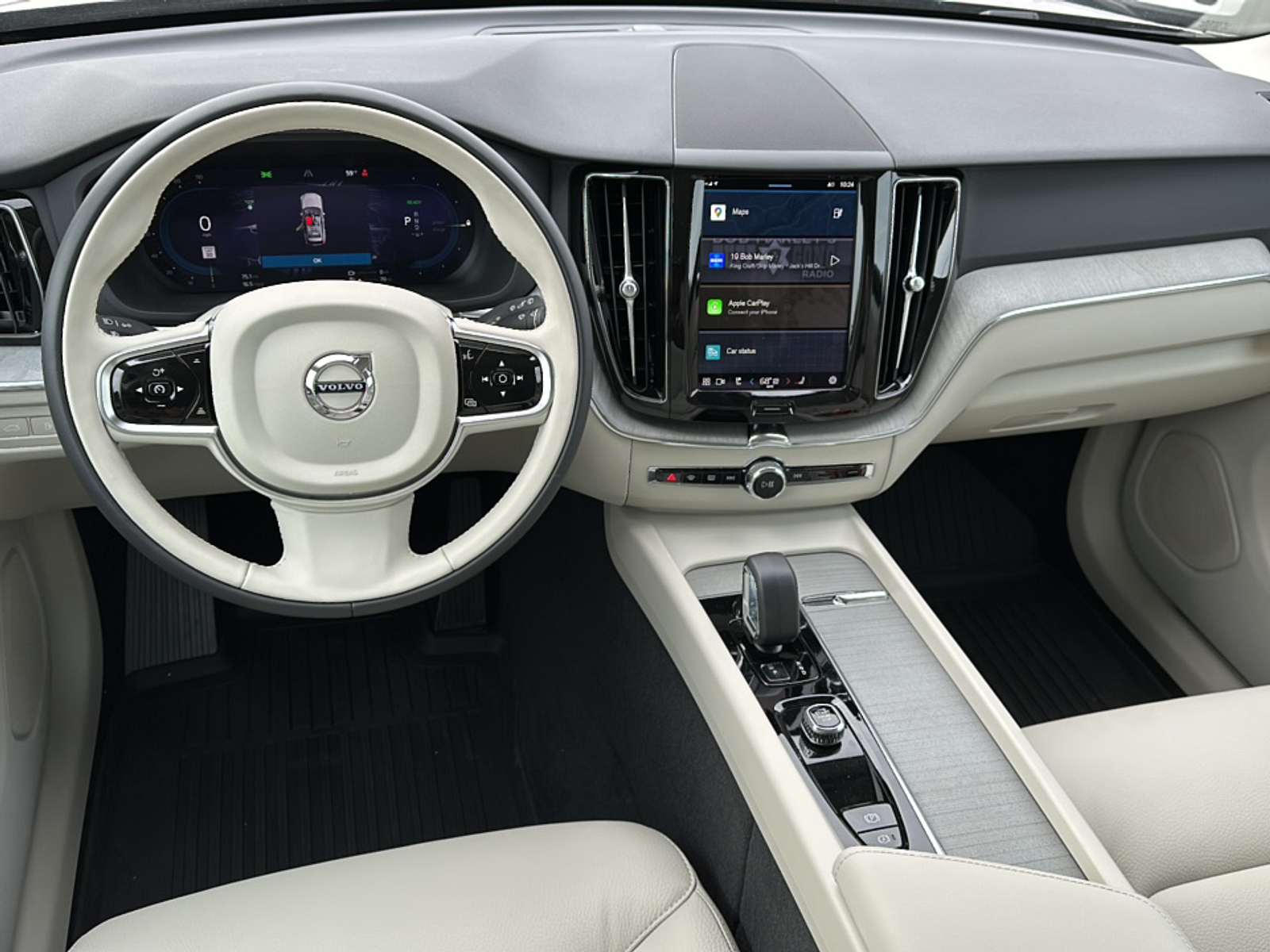 2024 Volvo XC60 Recharge Hybrid T8 Plus photo 12