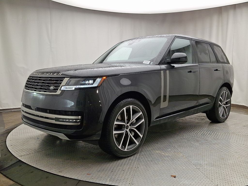 2026 Land Rover Range Rover SE's photo