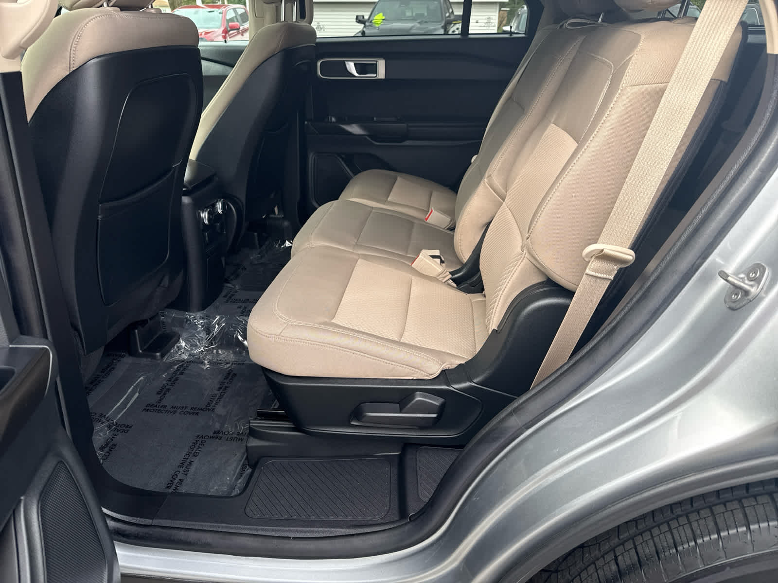 2020 Ford Explorer Base photo 13