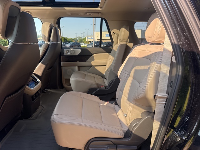 2024 Lincoln Navigator L Reserve photo 22