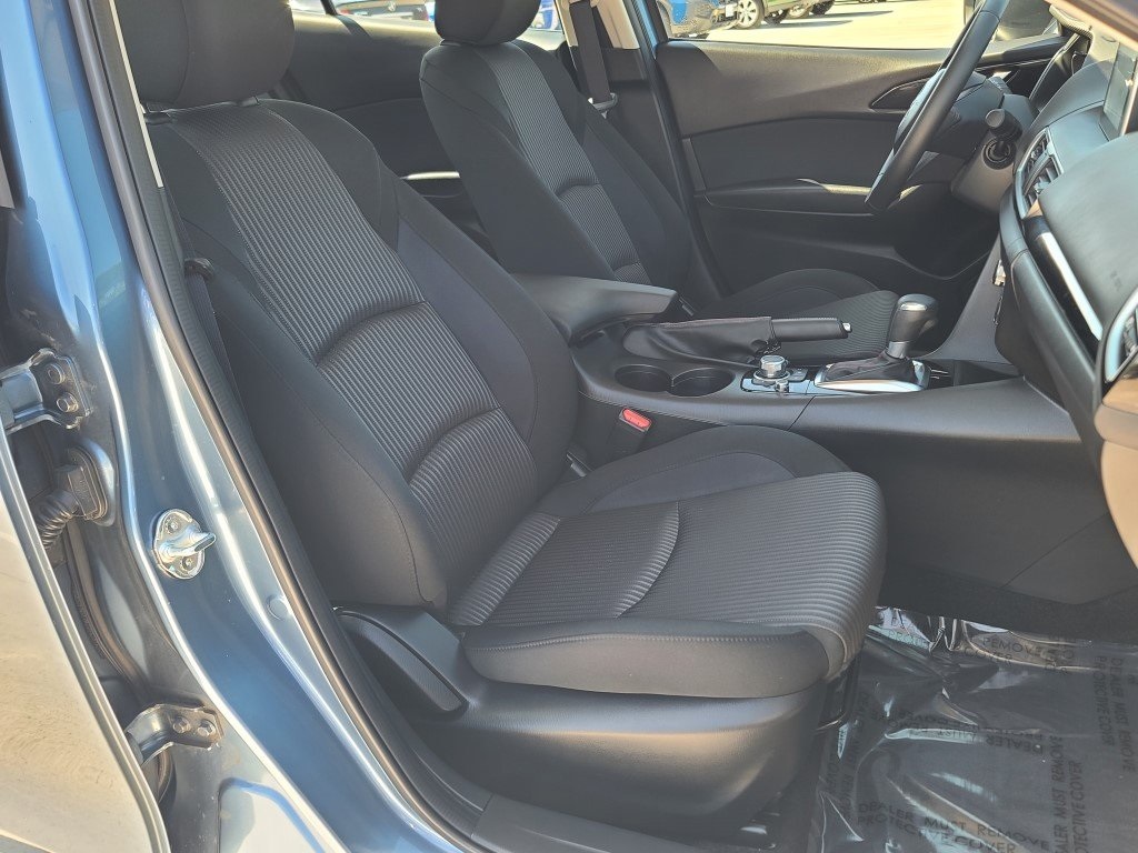 2015 Mazda Mazda3 Touring photo 4