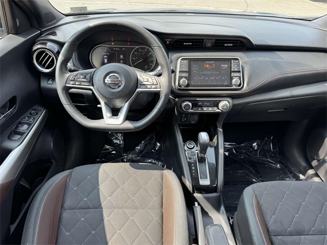 2019 Nissan Kicks SR photo 16