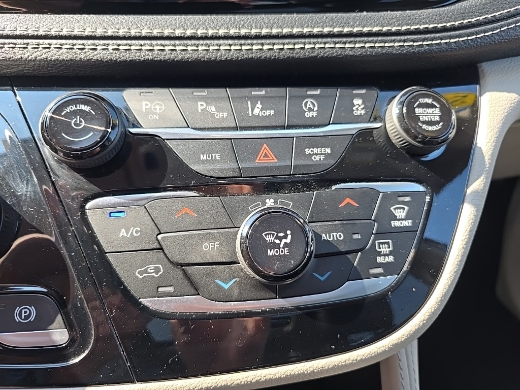 2022 Chrysler Pacifica Limited photo 61