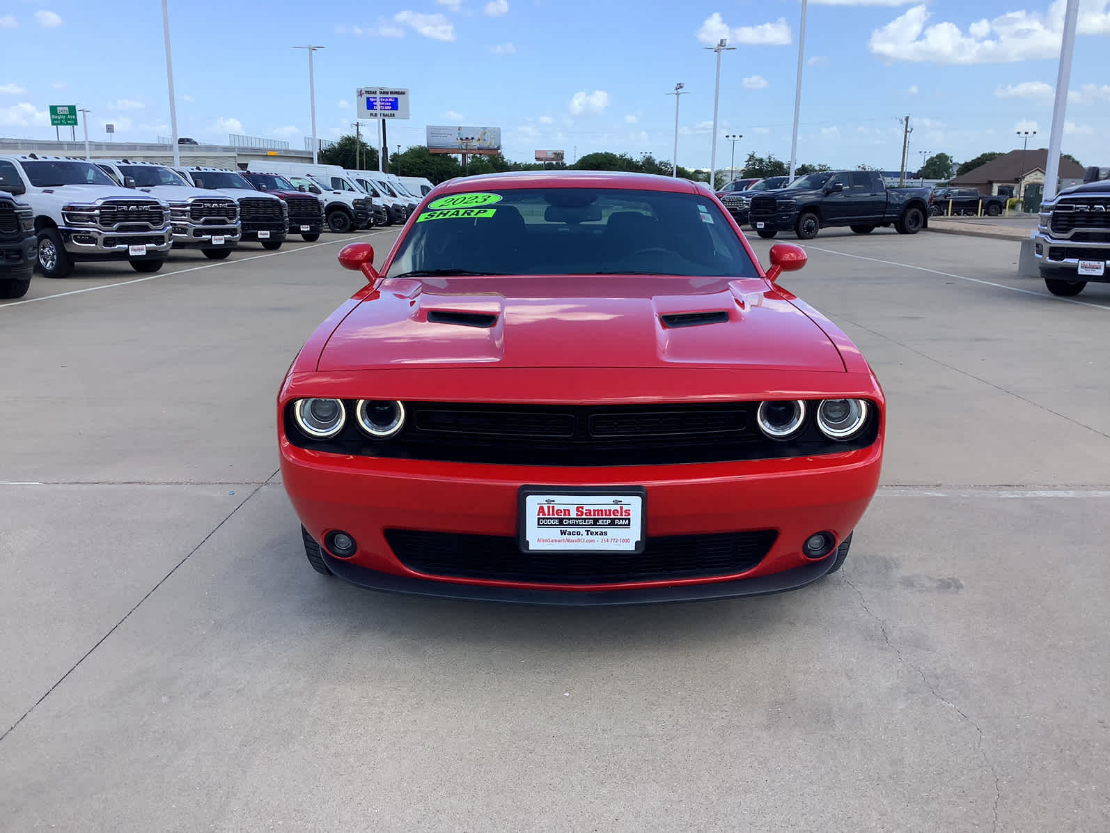 2023 Dodge Challenger SXT photo 3