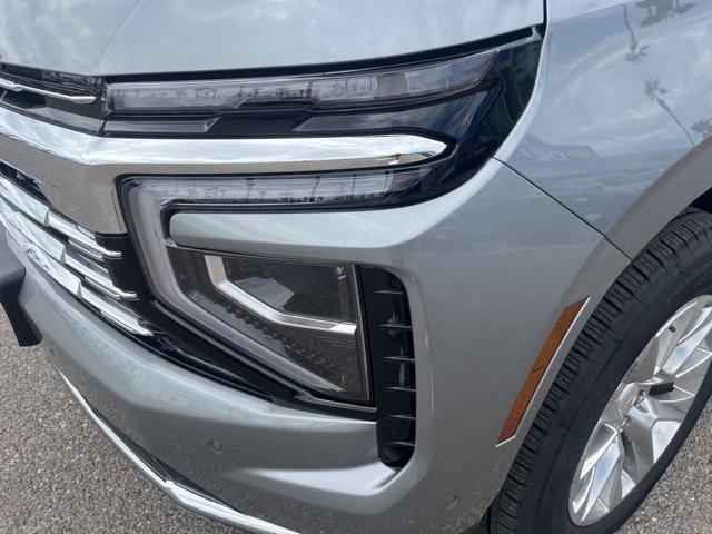 2026 Chevrolet Suburban Premier photo 9