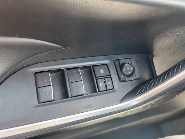 2024 Toyota RAV4 XLE photo 15