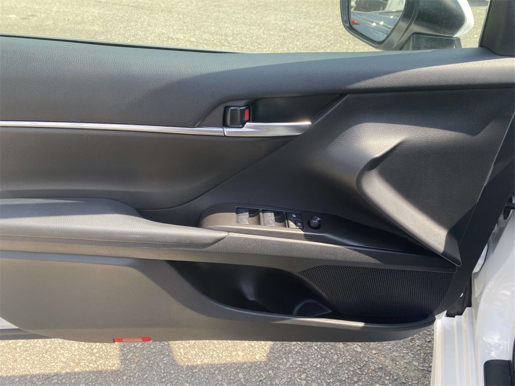 2024 Toyota Camry SE photo 13
