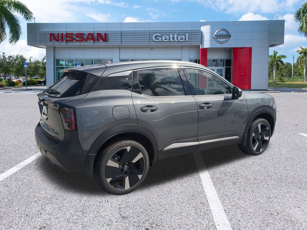 2025 Nissan Kicks SR photo 3