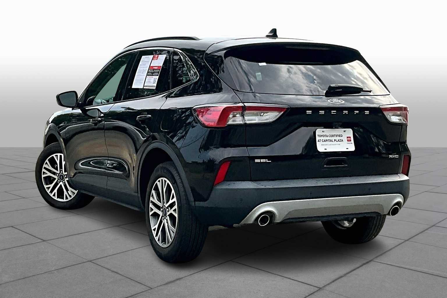 2022 Ford Escape SEL photo 10