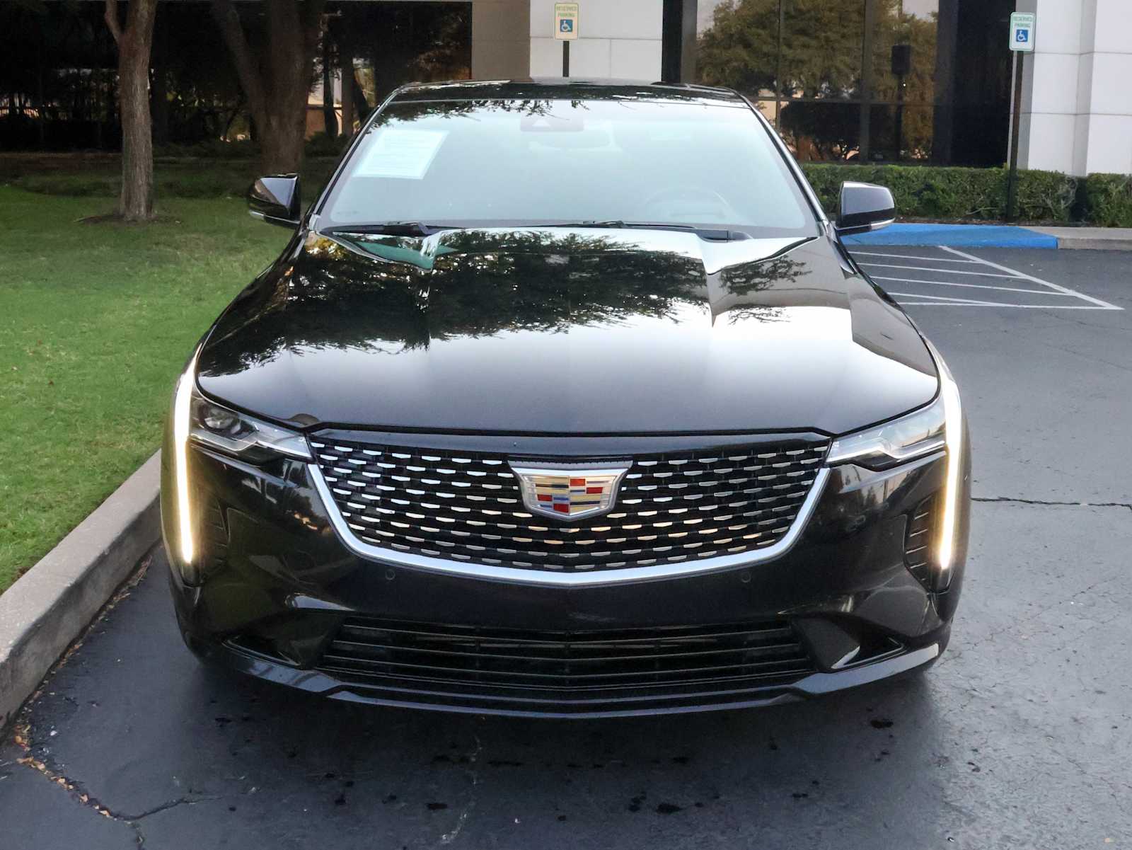2022 Cadillac CT4 Premium Luxury photo 2