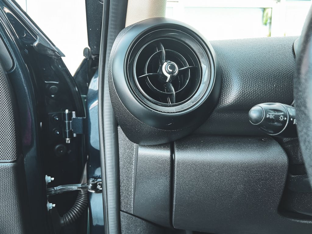 2016 Mini Countryman photo 21