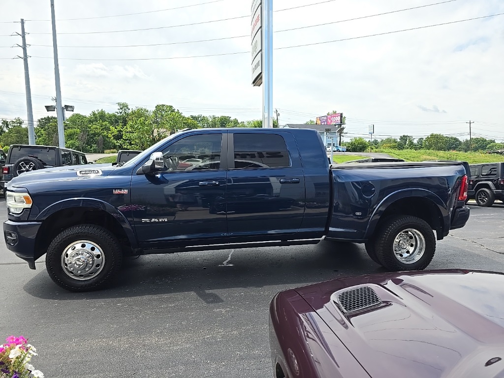 2022 Ram 3500 Laramie photo 3