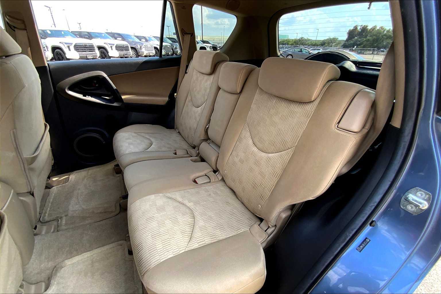 2010 Toyota RAV4 Base photo 18