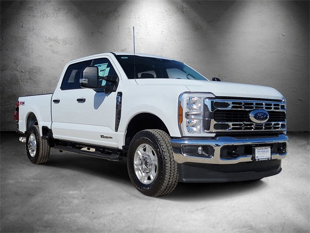 2026 Ford F-350 XLT photo 2