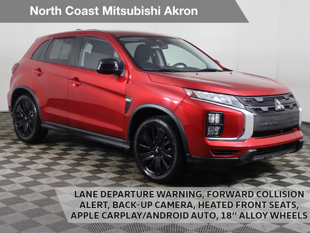 2023 Mitsubishi Outlander Sport LE's photo